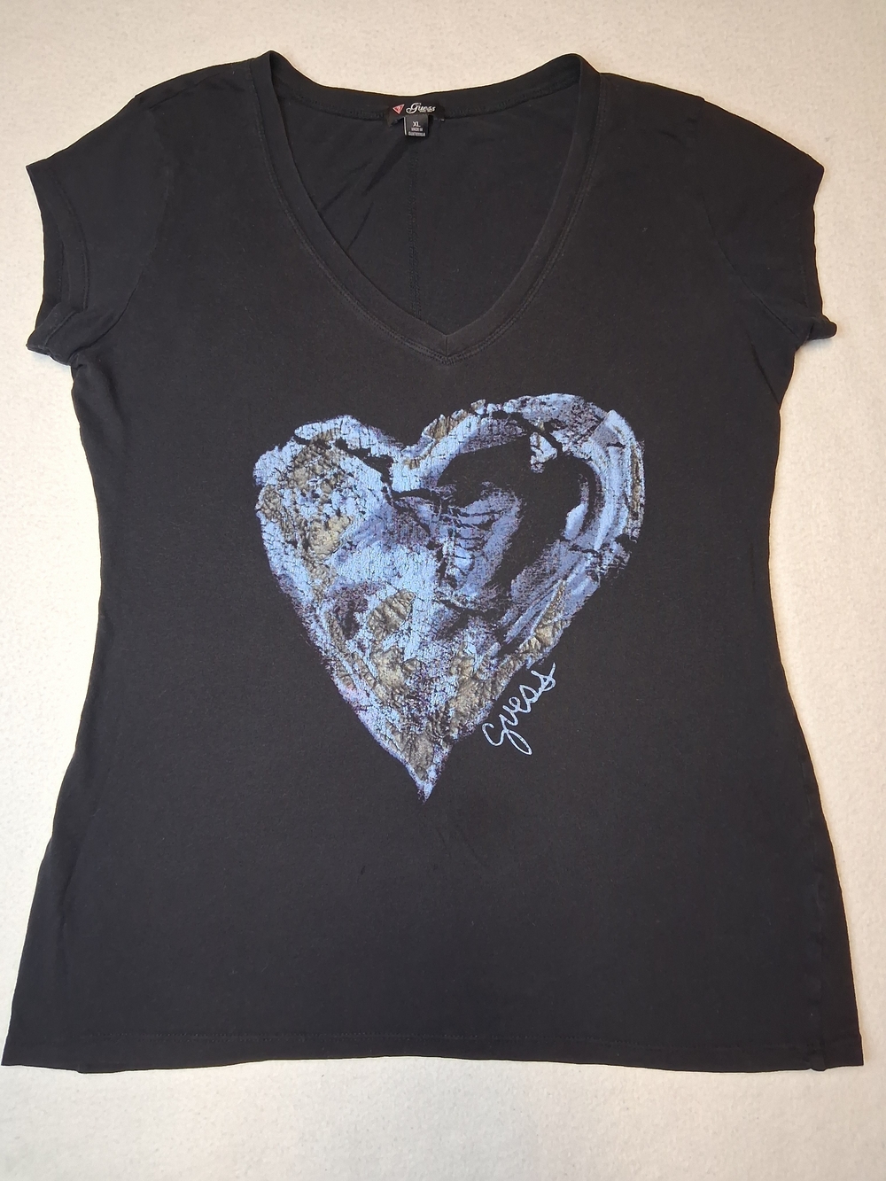 Guess V-Neck Black Graphic Heart Tee